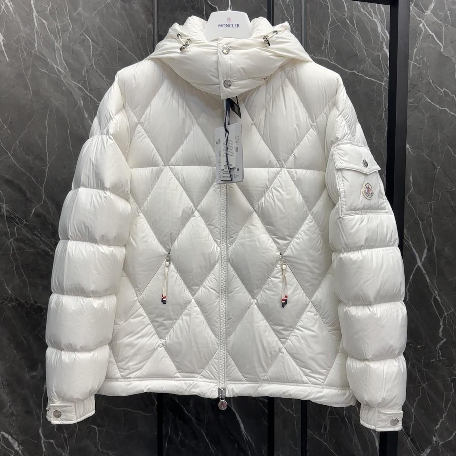 Moncler Averole Short Down Jacket - FashionPlug