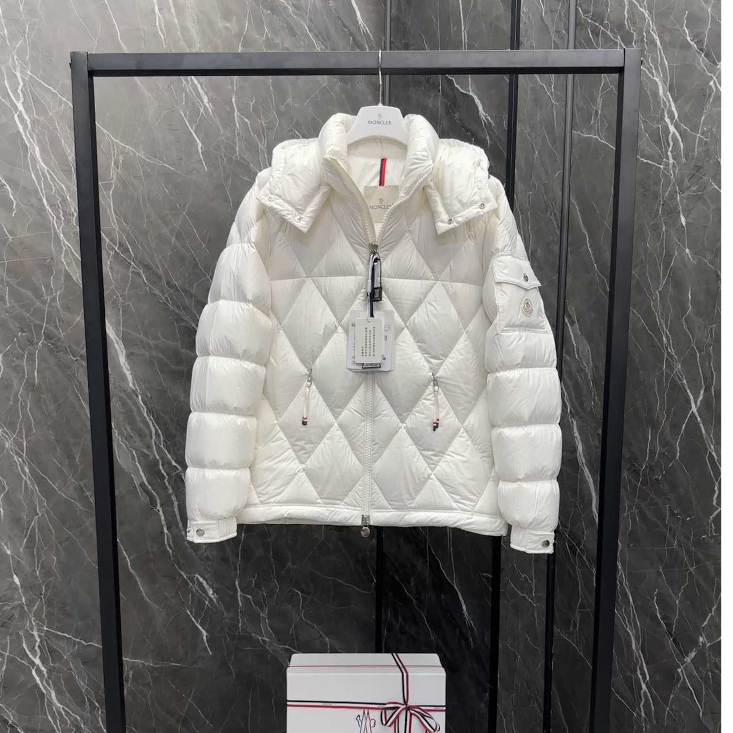 Moncler Averole Short Down Jacket - FashionPlug