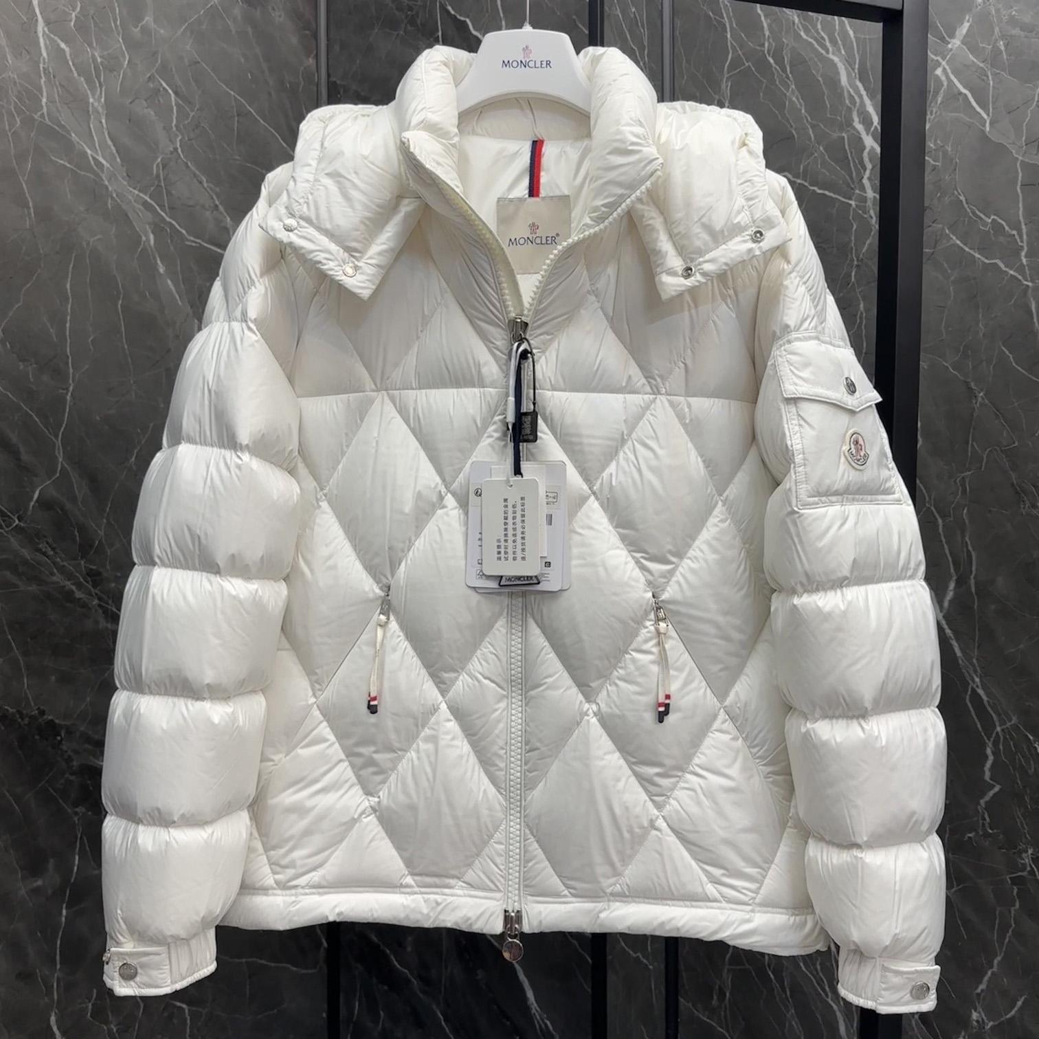 Moncler Averole Short Down Jacket - FashionPlug