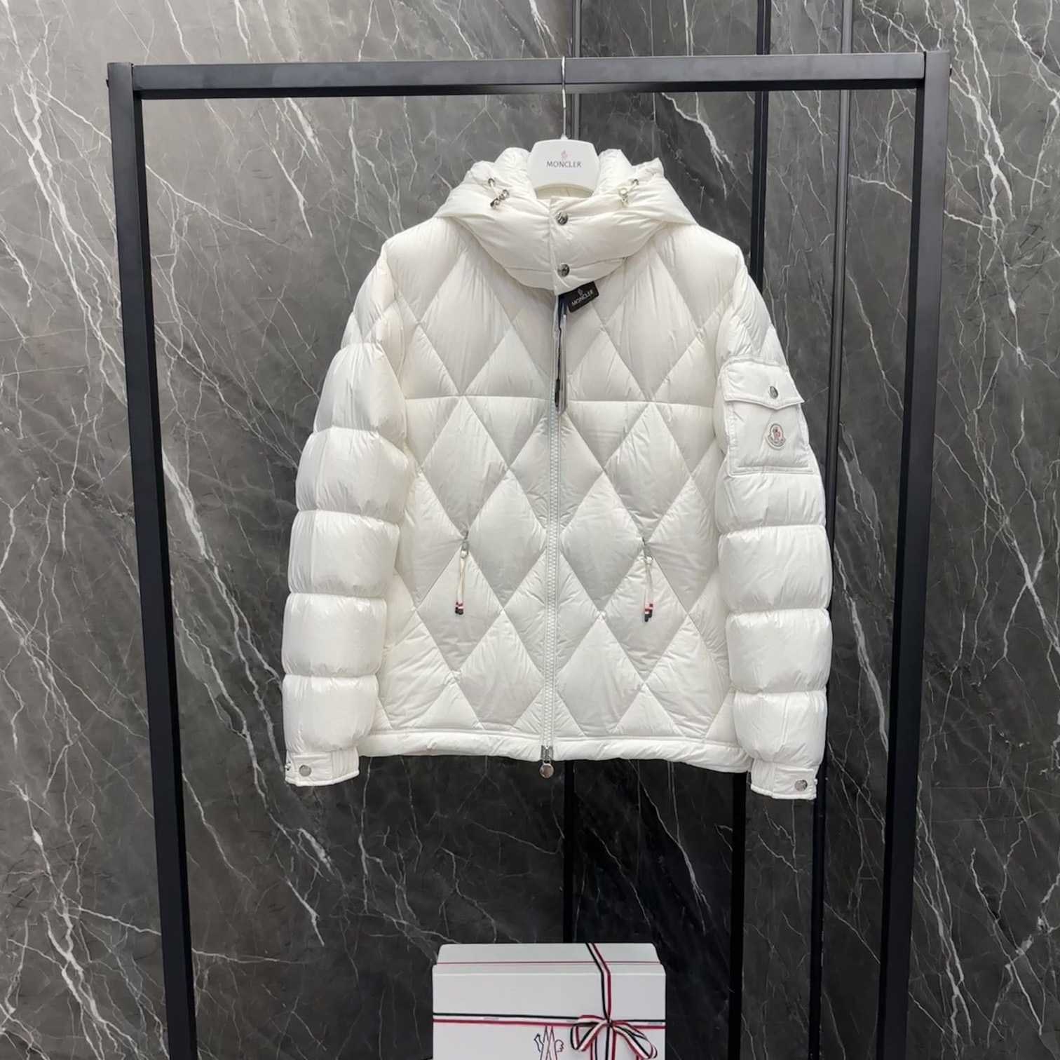 Moncler Averole Short Down Jacket - FashionPlug