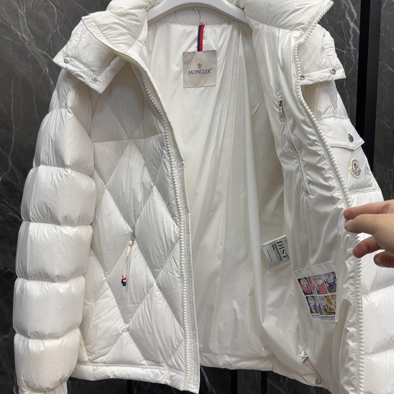 Moncler Averole Short Down Jacket - FashionPlug