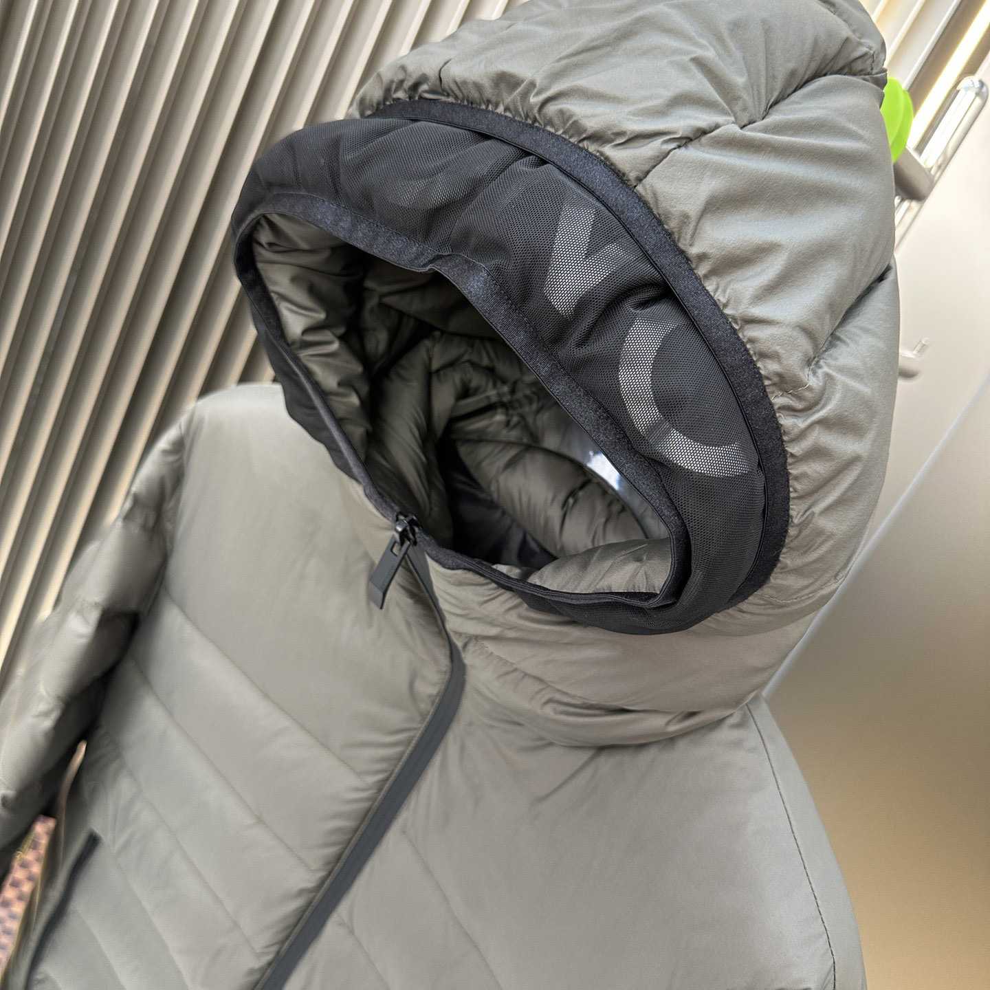 Moncler Hooded Puffer Jacket - FashionPlug