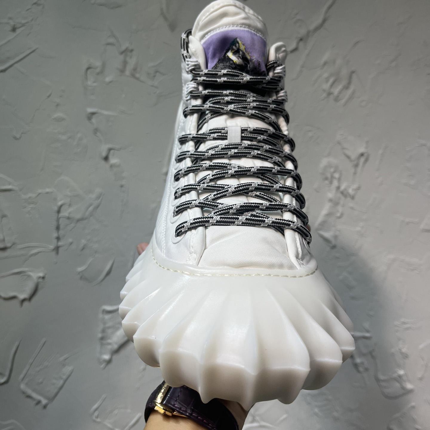 Bottega Veneta Denver Sneaker - FashionPlug