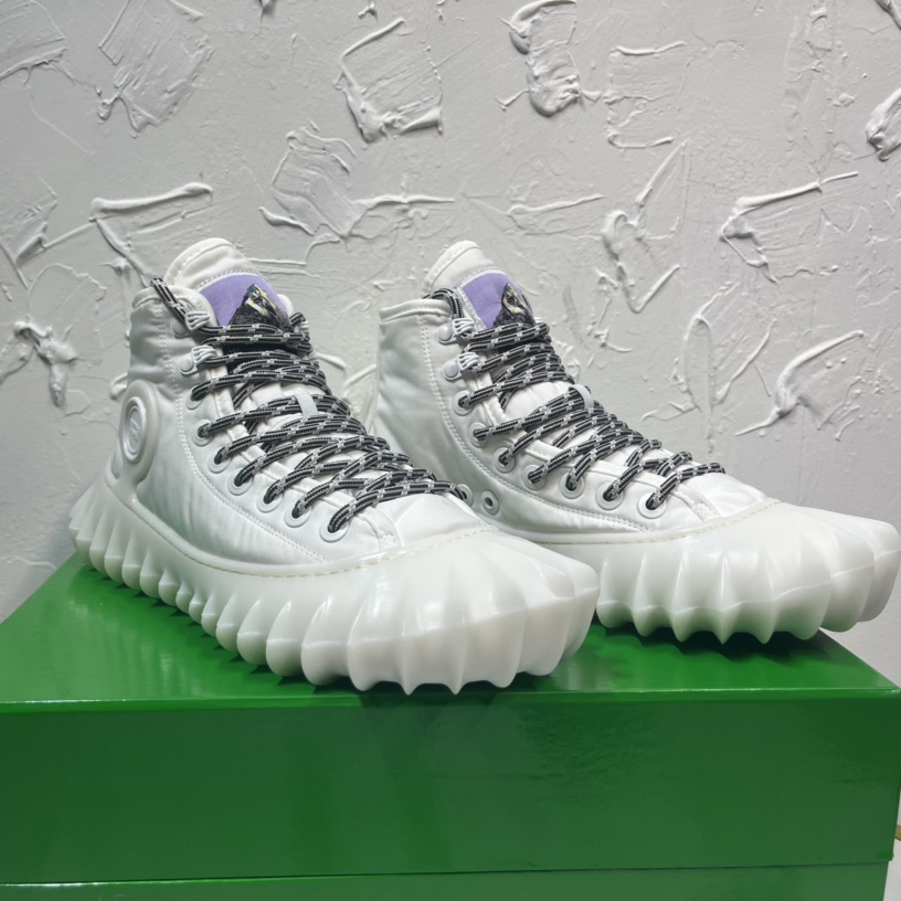 Bottega Veneta Denver Sneaker - FashionPlug