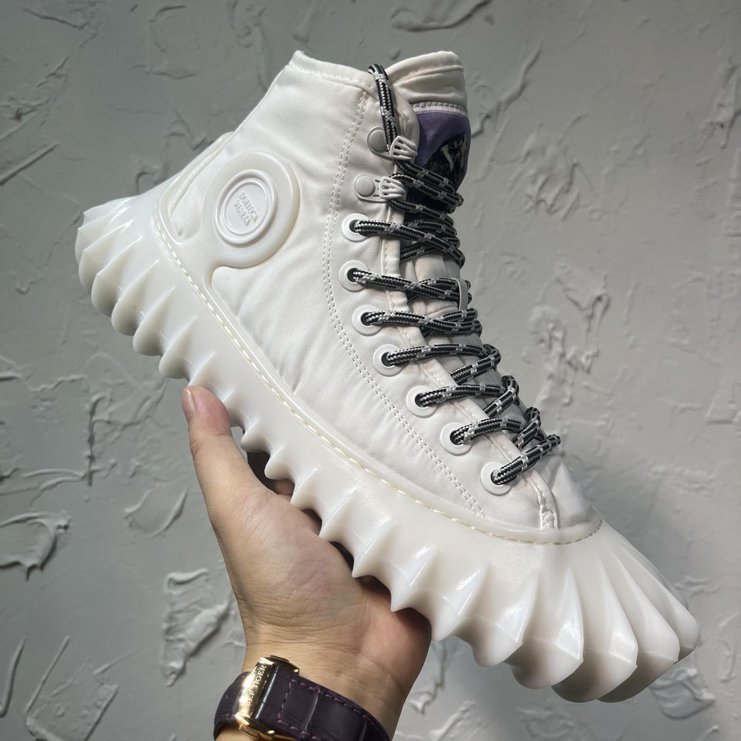 Bottega Veneta Denver Sneaker - FashionPlug