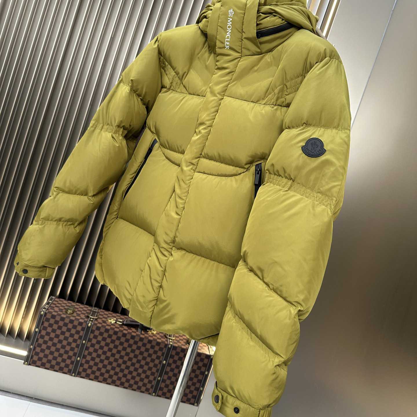 Moncler Jarama Hooded Puffer Jacket - FashionPlug