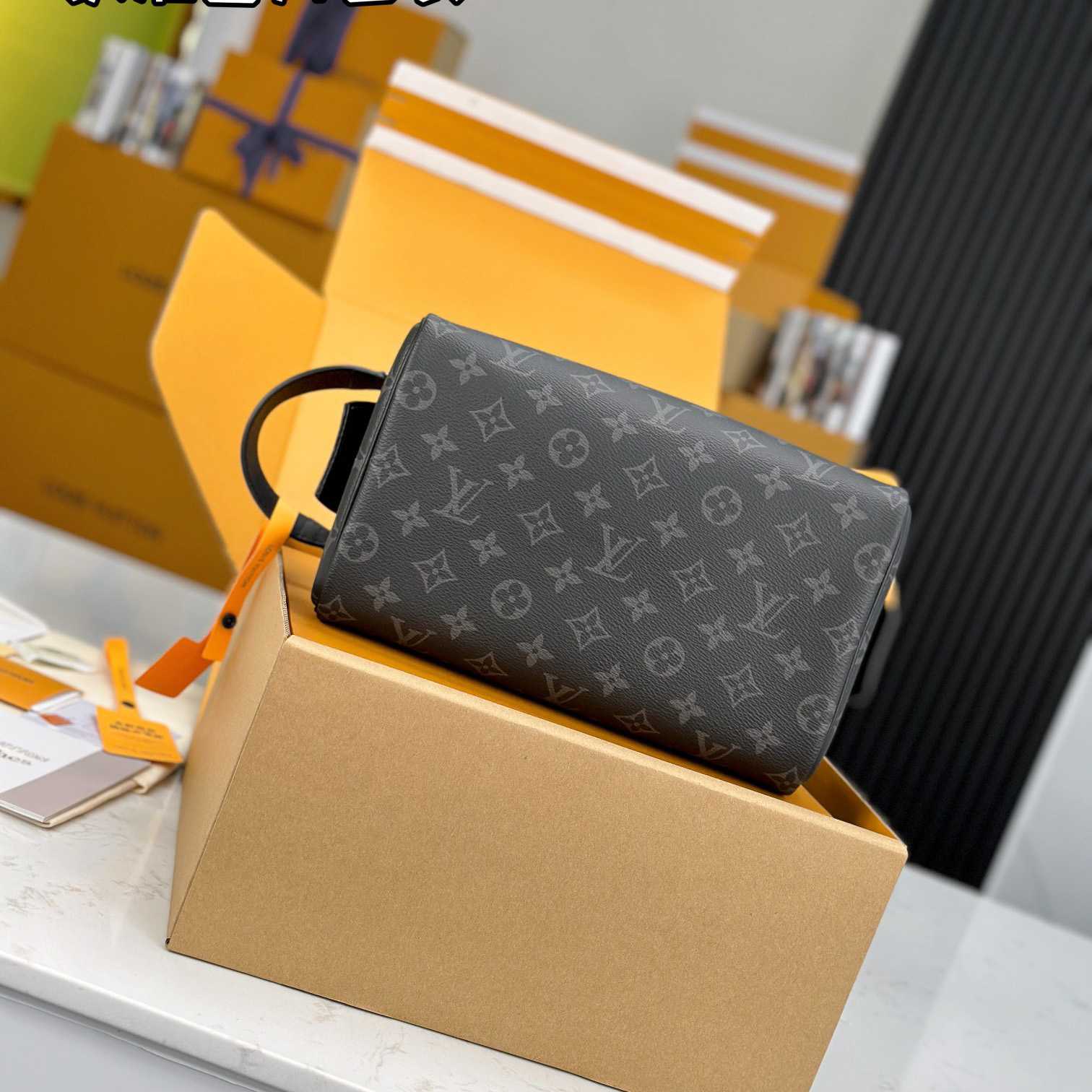 Louis Vuitton Dopp Kit    M46354 - FashionPlug