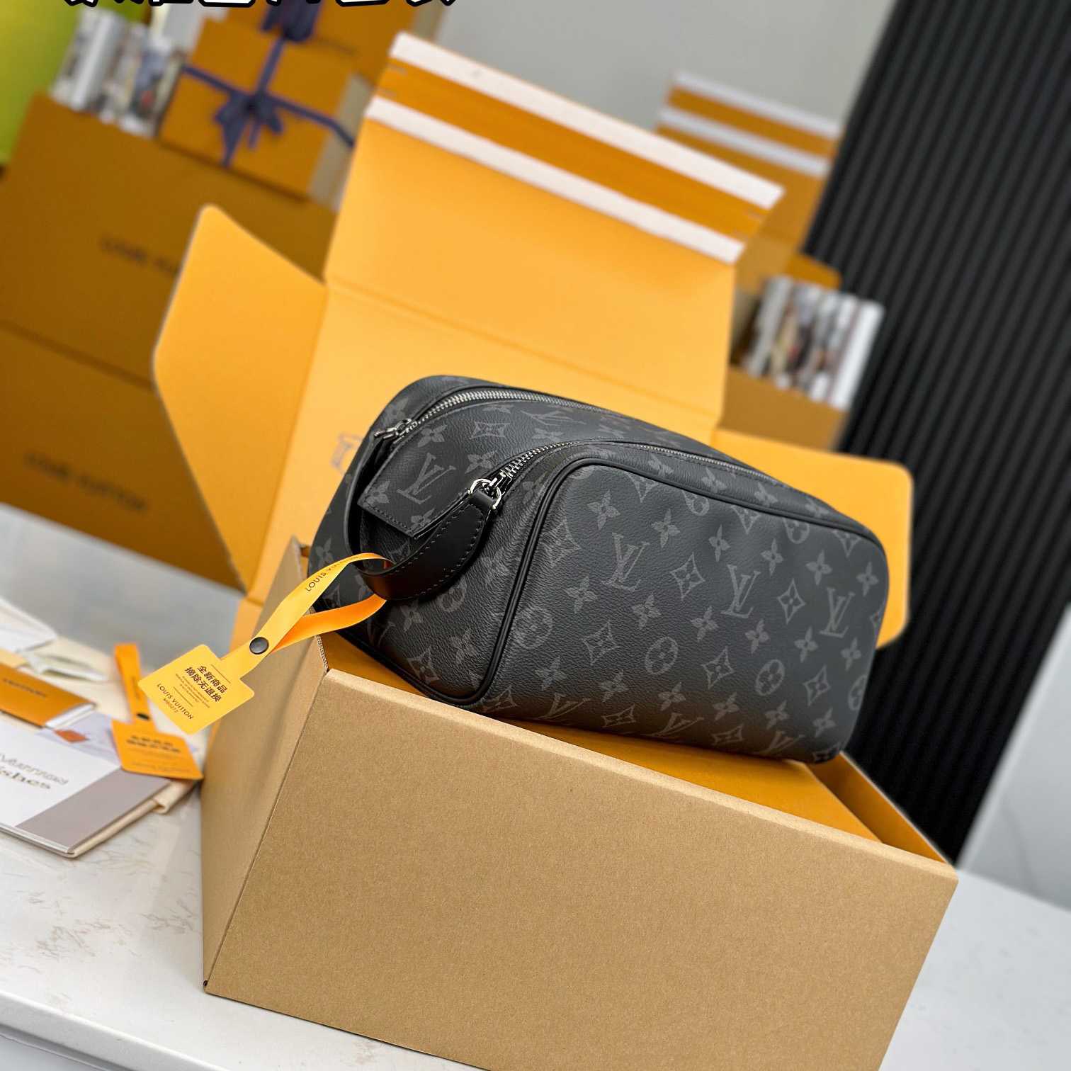 Louis Vuitton Dopp Kit    M46354 - FashionPlug
