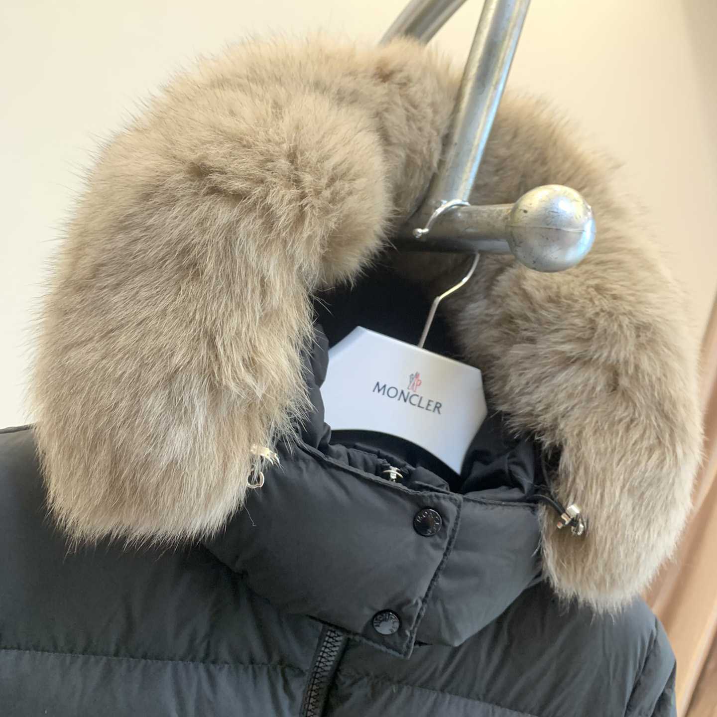 Moncler Leersie Long Down Jacket - FashionPlug