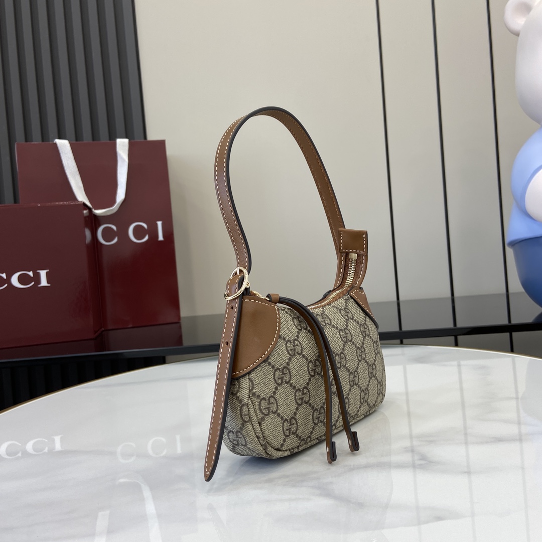 Gucci GG Emblem Super Mini Shoulder Bag - FashionPlug
