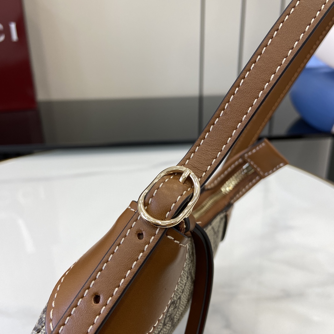 Gucci GG Emblem Super Mini Shoulder Bag - FashionPlug