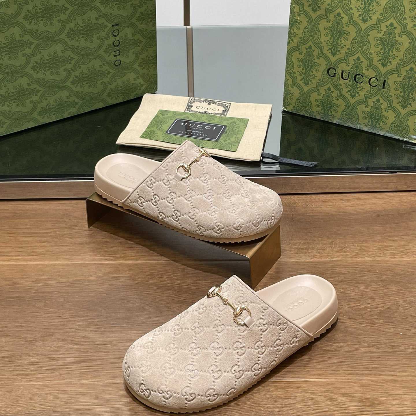 Gucci Women's Horsebit Slipper - FashionPlug