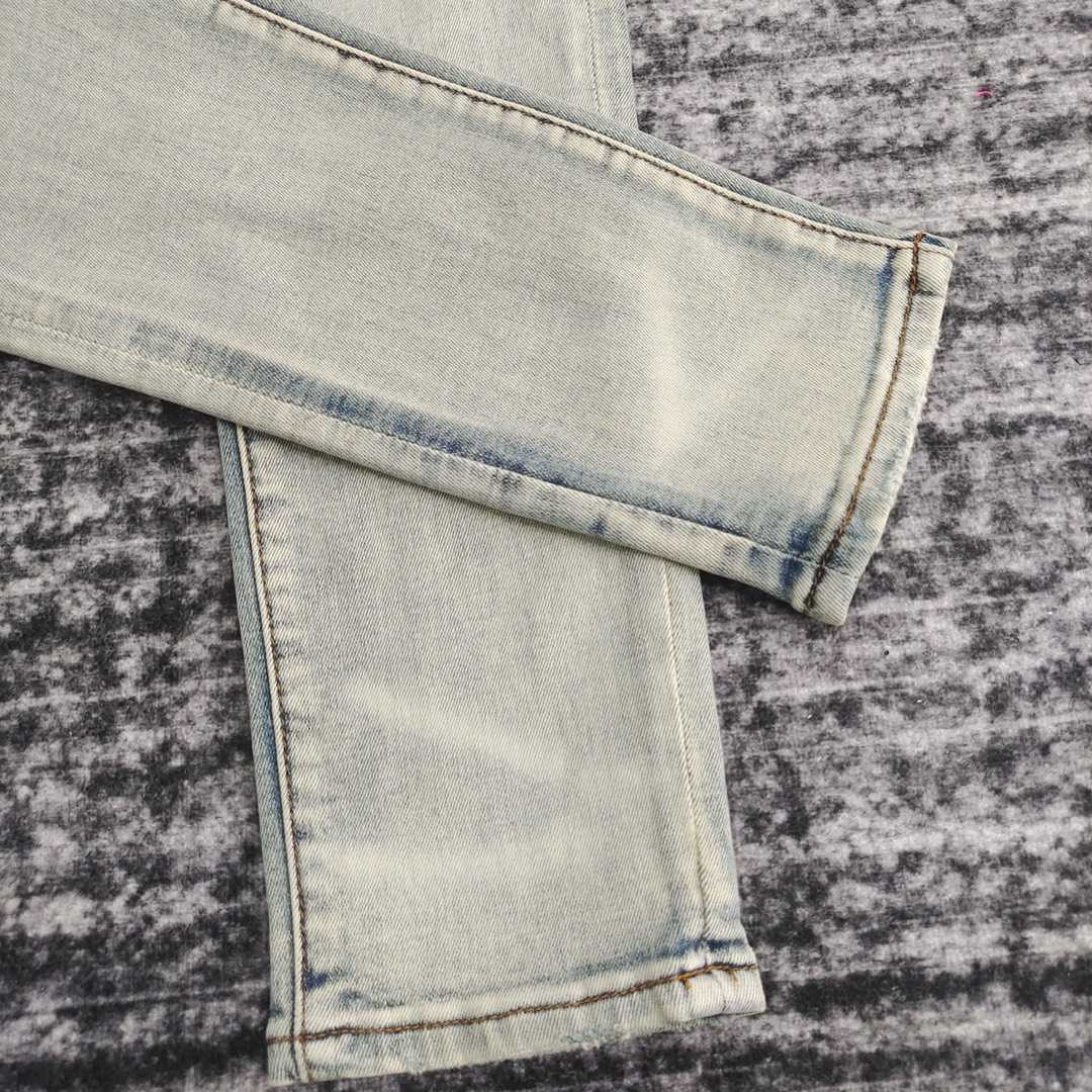 Amiri Slim Fit Jeans    680 - FashionPlug