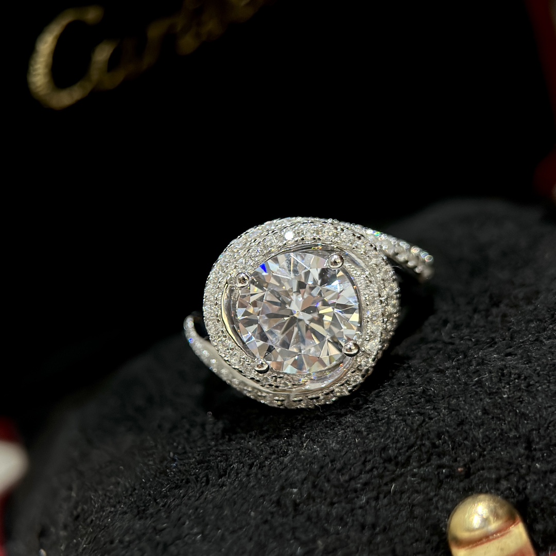Cartier Ring - FashionPlug