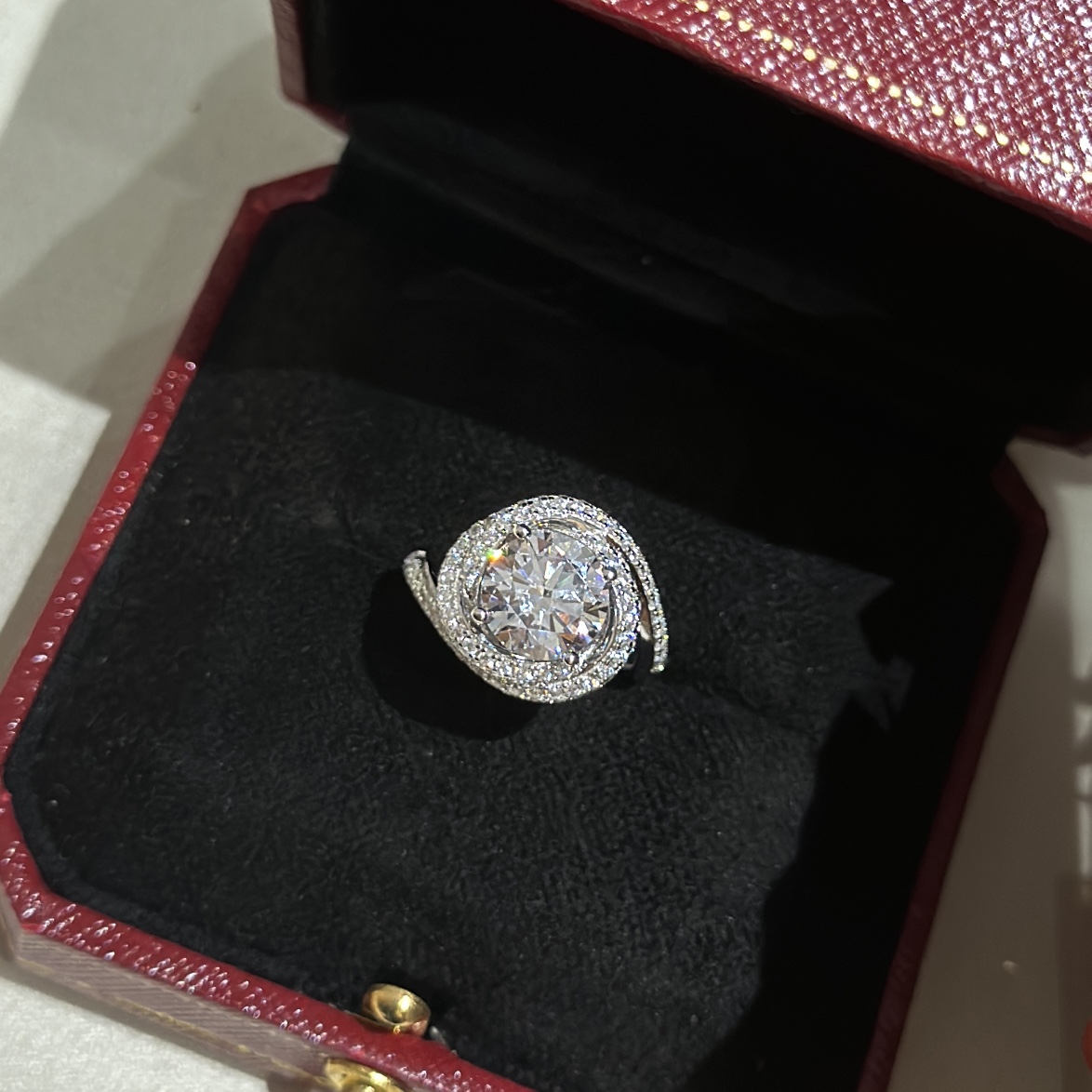 Cartier Ring - FashionPlug