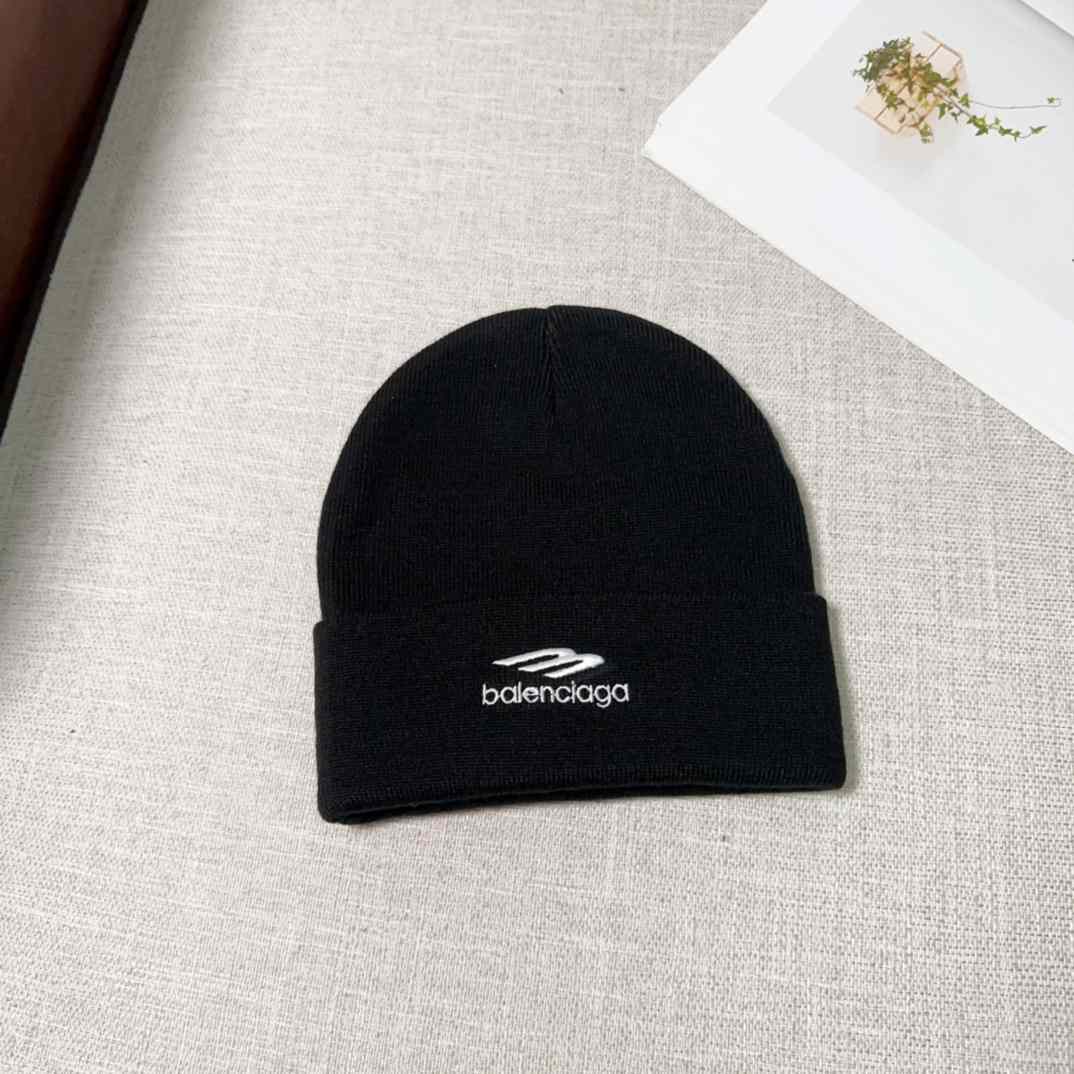 Balenciag Beanie  - FashionPlug