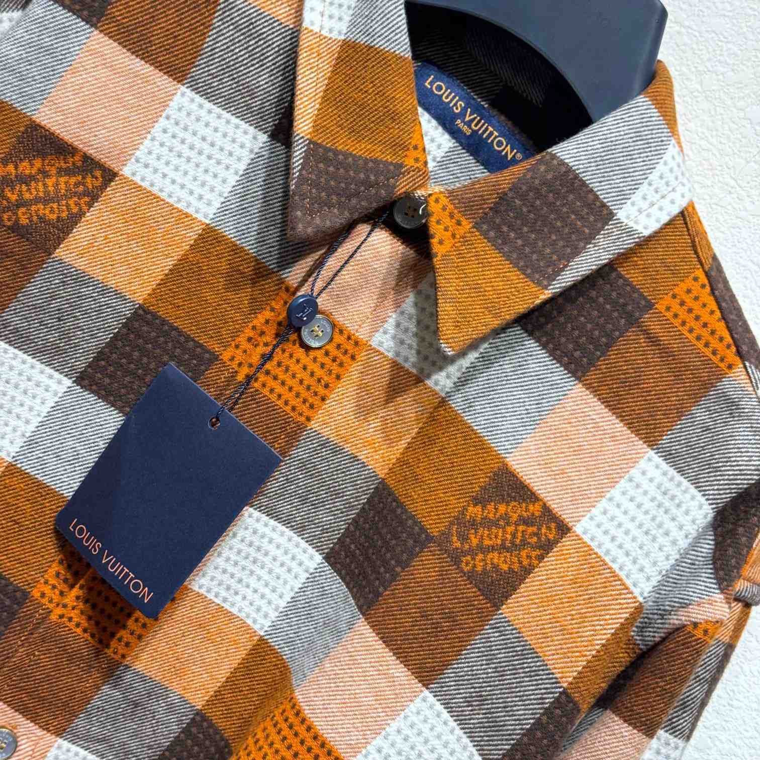 Louis Vuitton Button-Down Long-Sleeved Flannel Shirt  1AFXSJ - FashionPlug