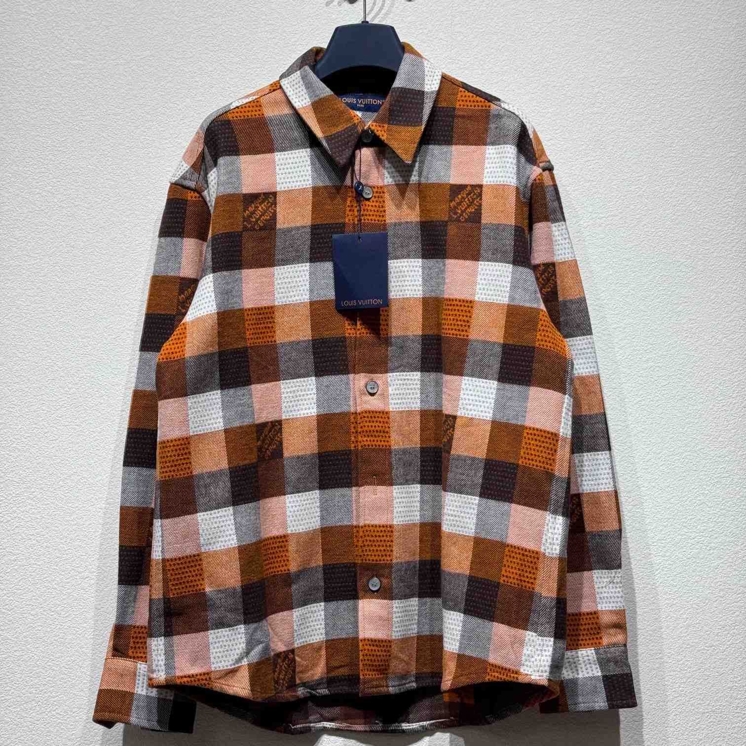 Louis Vuitton Button-Down Long-Sleeved Flannel Shirt  1AFXSJ - FashionPlug