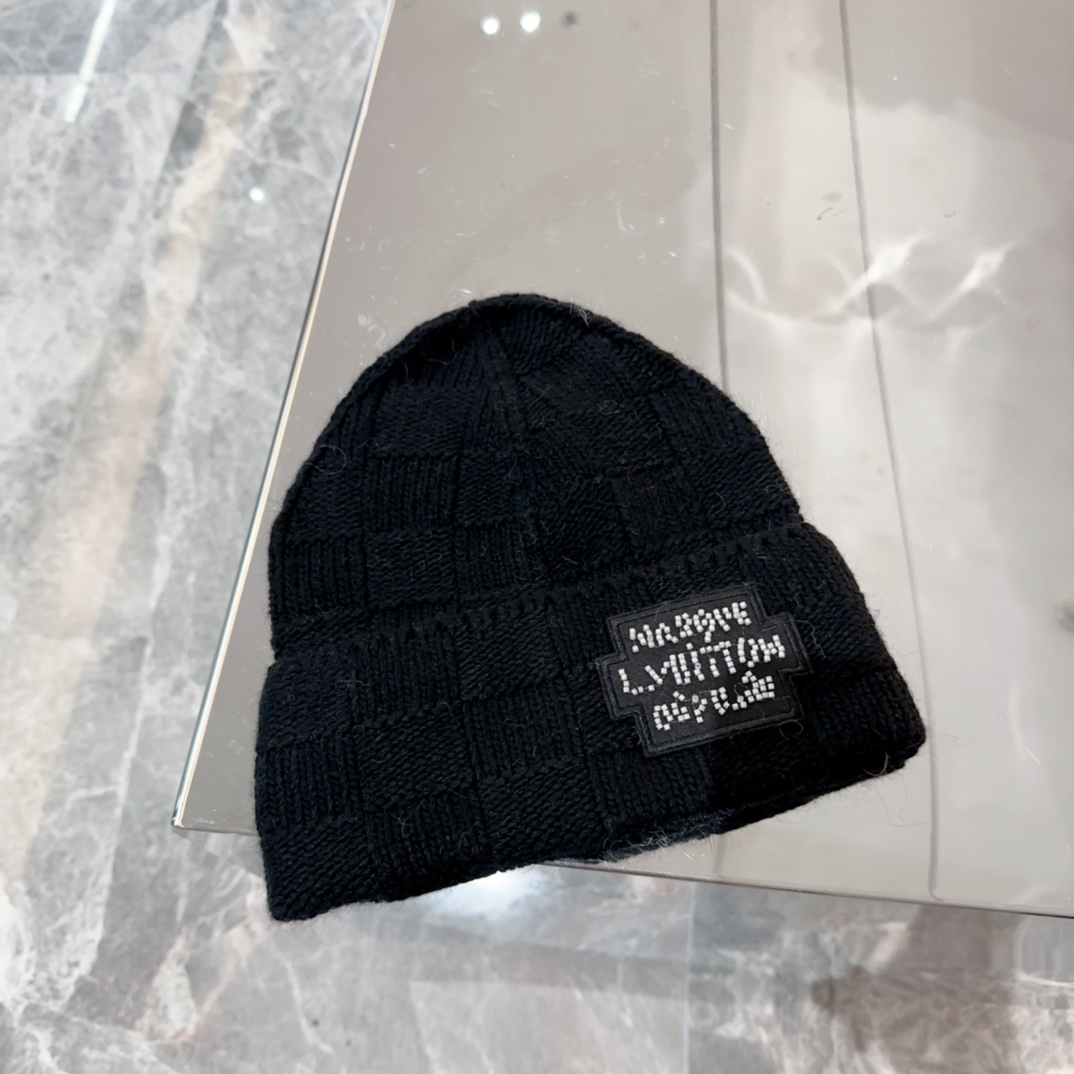 Louis Vuitton Pearls Beanie - FashionPlug