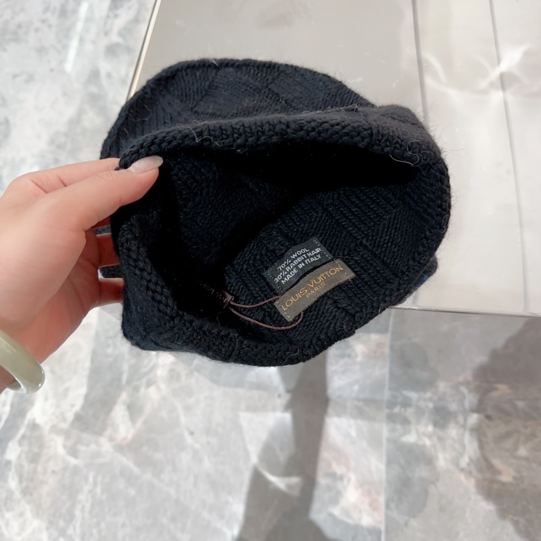 Louis Vuitton Pearls Beanie - FashionPlug