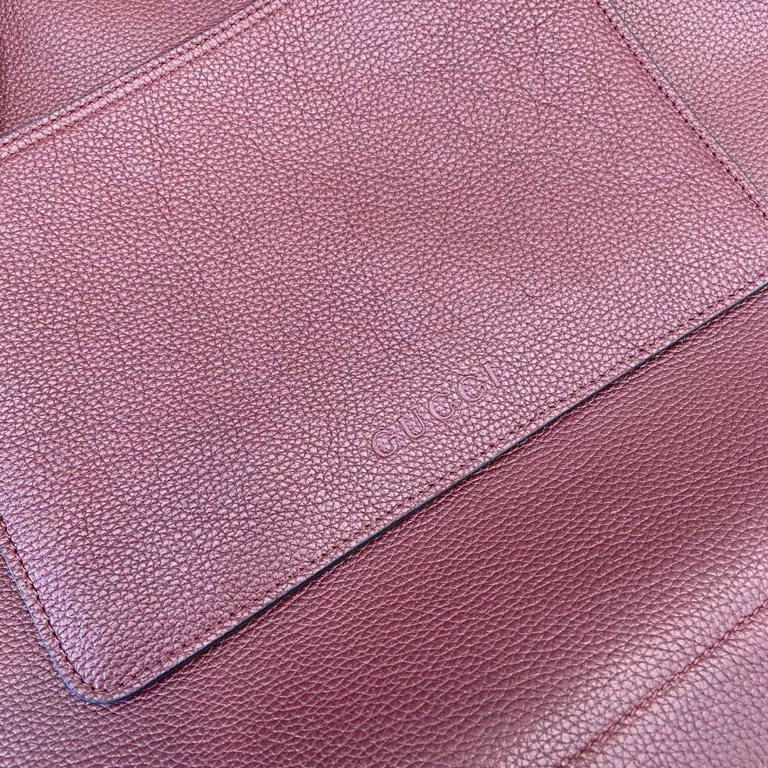 Gucci B Medium Shoulder Bag - FashionPlug