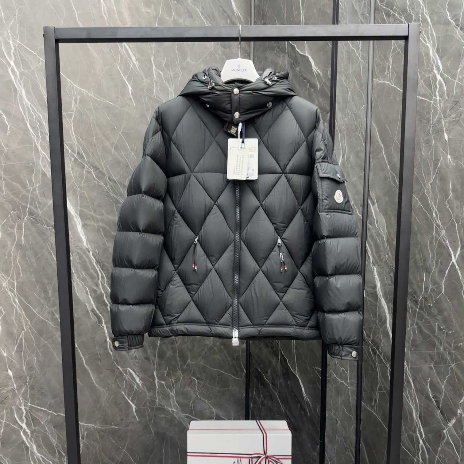 Moncler Averole Short Down Jacket - FashionPlug