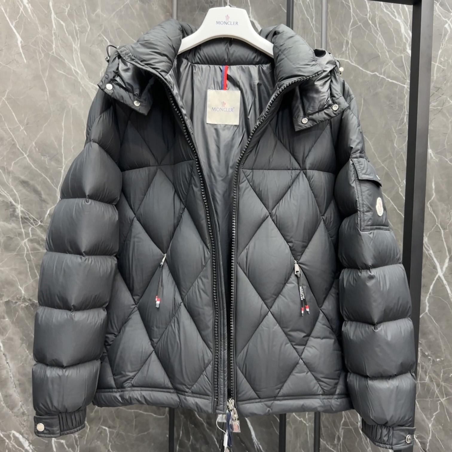 Moncler Averole Short Down Jacket - FashionPlug