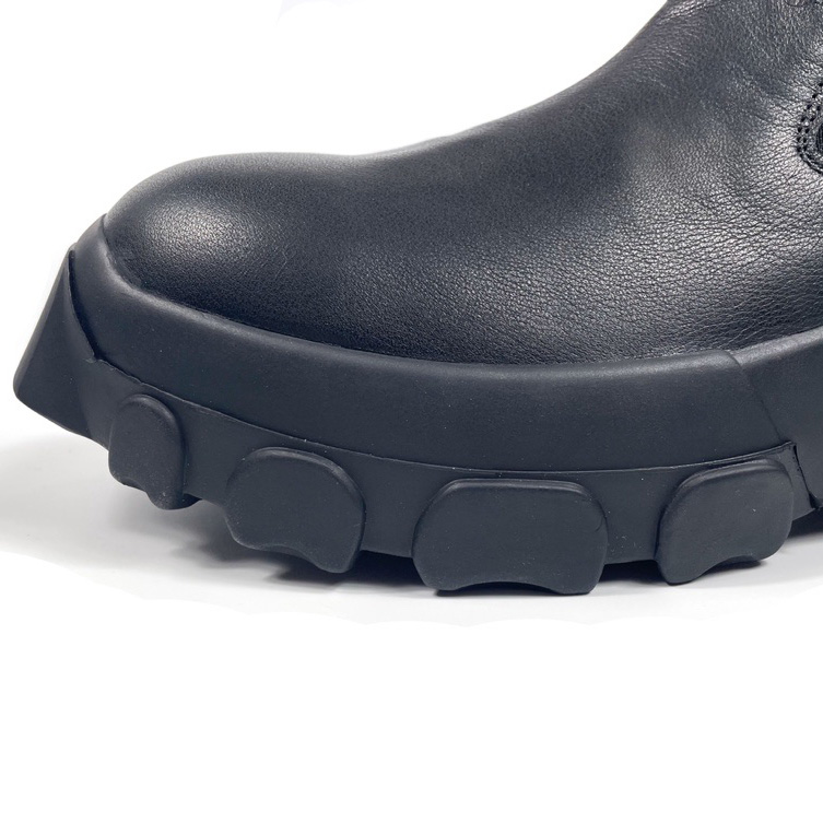 Rick Owens Beatle Bozo Tractor Boots - FashionPlug