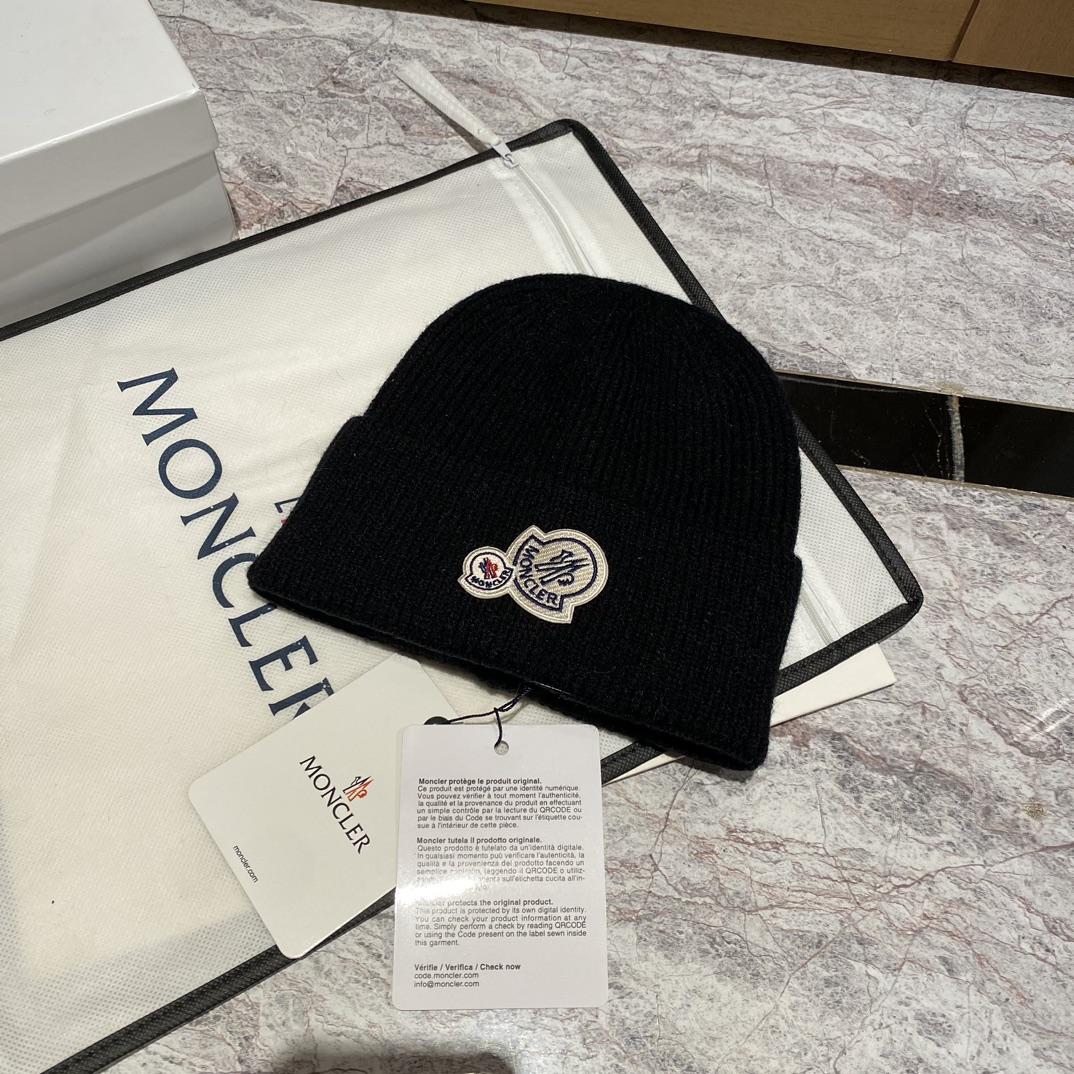 Moncler Beanie  - FashionPlug