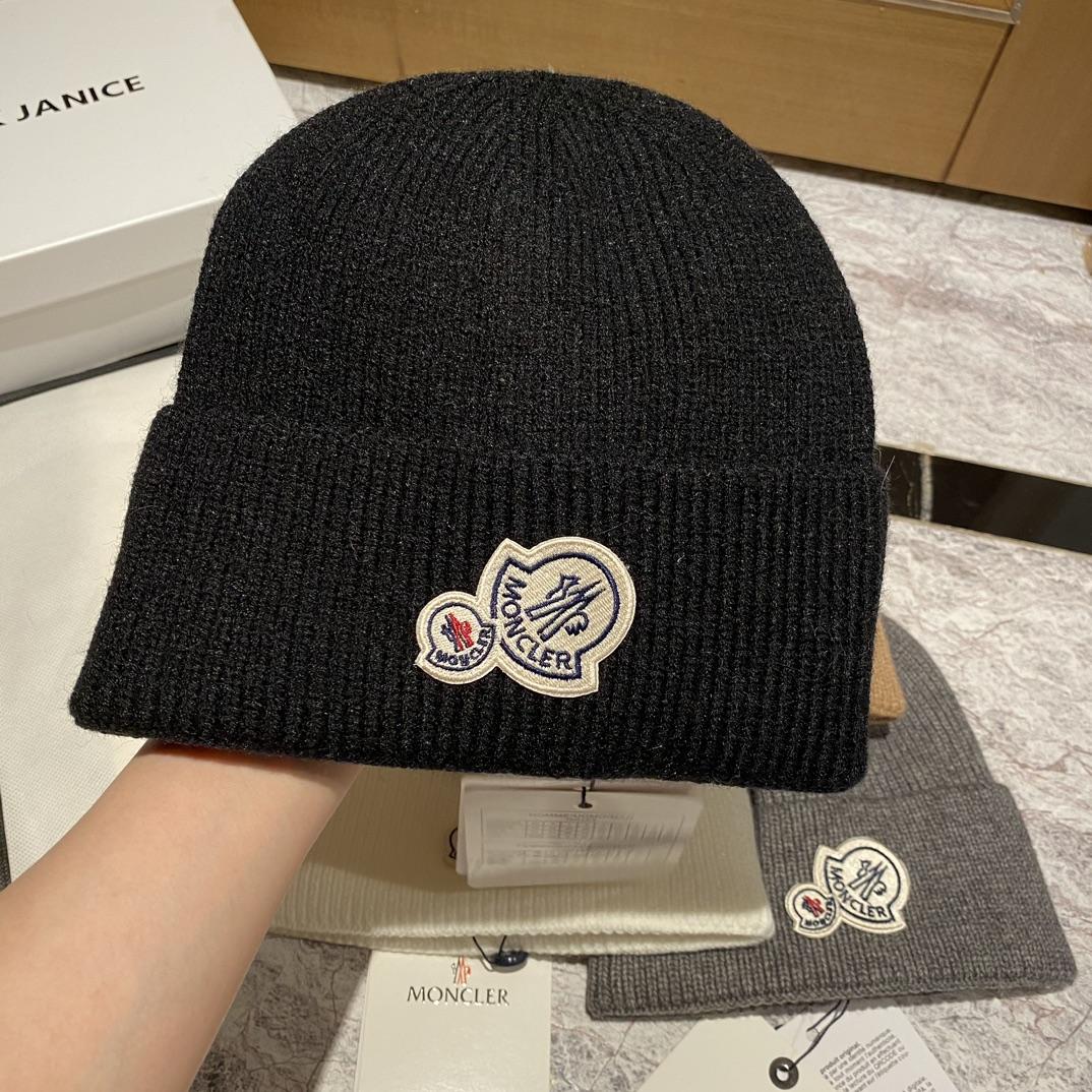 Moncler Beanie  - FashionPlug