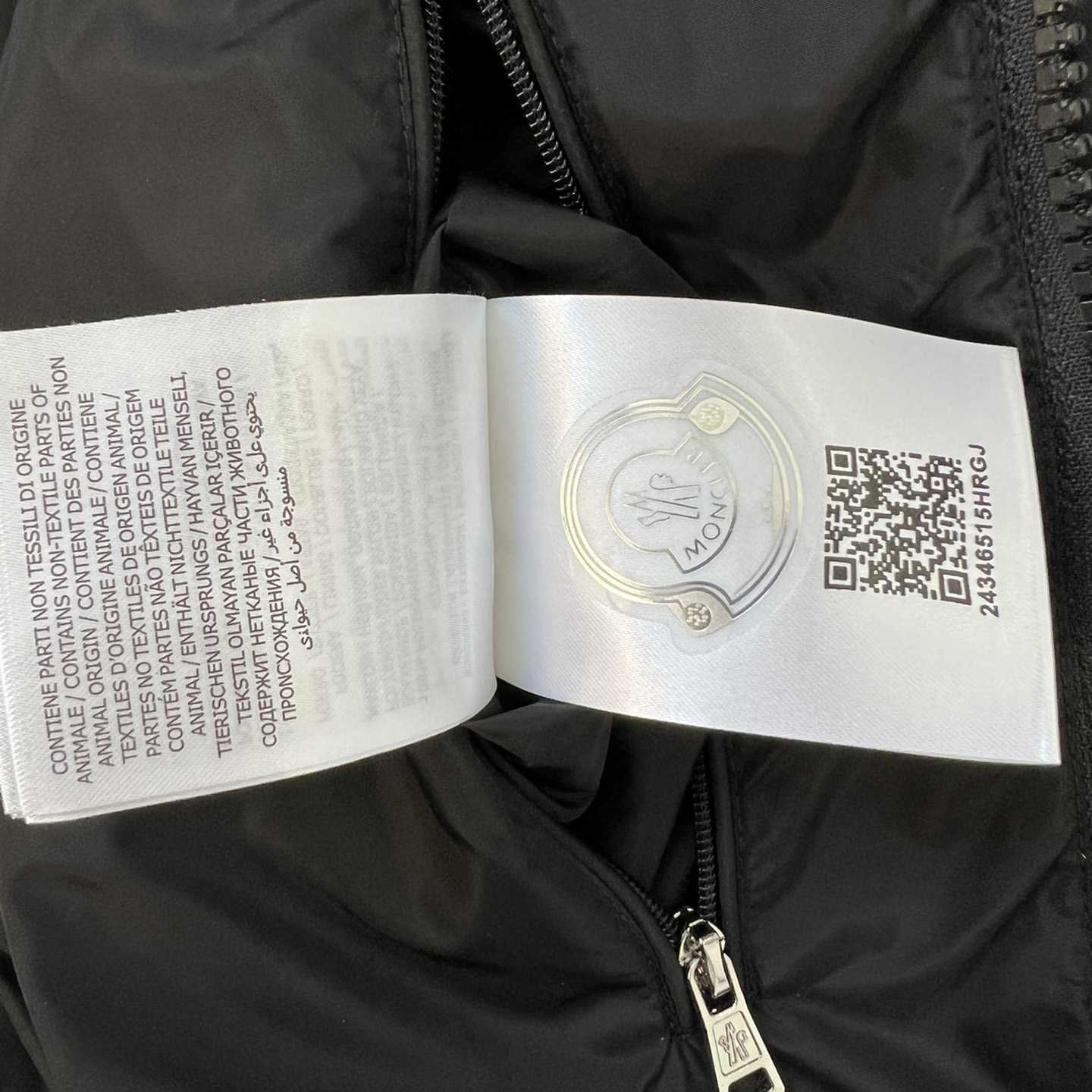 Moncler Bourne Short Down Jacket - FashionPlug