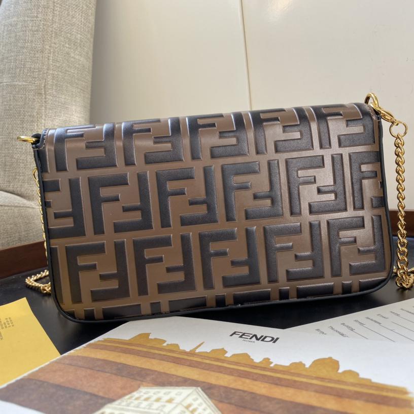 Fendi Envelope Clutch on Chain Zucca Embossed Leather （ 21-12-3.5cm ） - FashionPlug