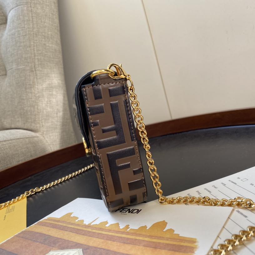 Fendi Envelope Clutch on Chain Zucca Embossed Leather （ 21-12-3.5cm ） - FashionPlug