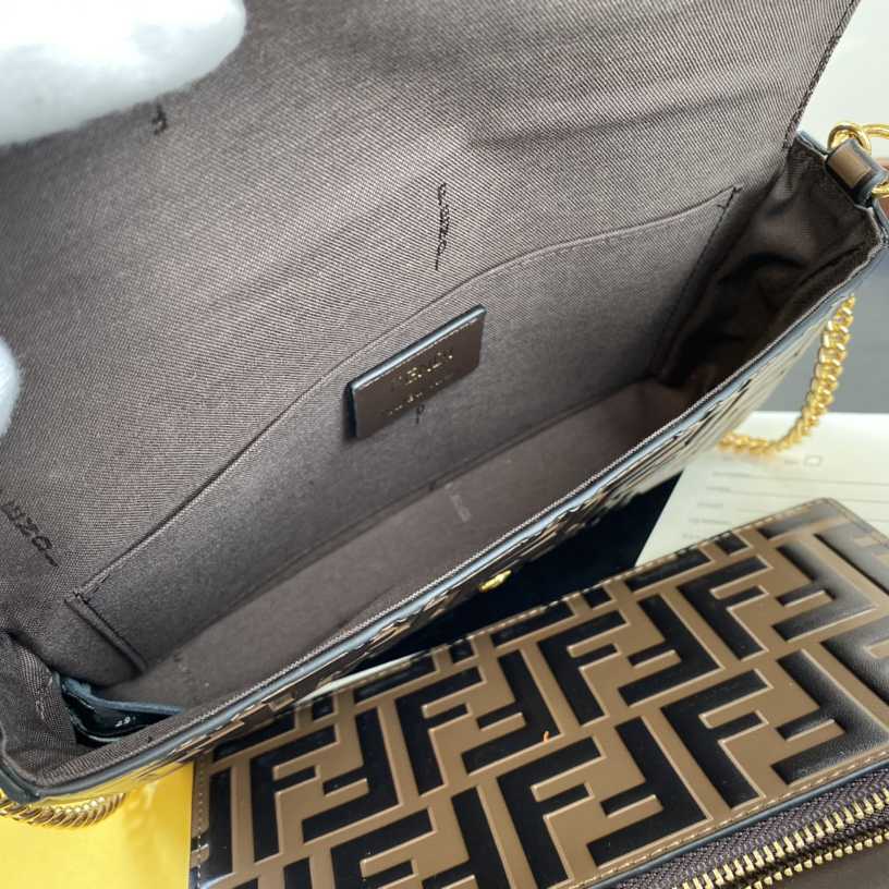 Fendi Envelope Clutch on Chain Zucca Embossed Leather （ 21-12-3.5cm ） - FashionPlug