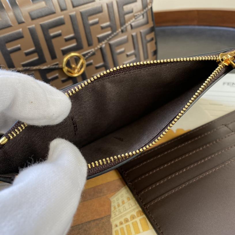 Fendi Envelope Clutch on Chain Zucca Embossed Leather （ 21-12-3.5cm ） - FashionPlug