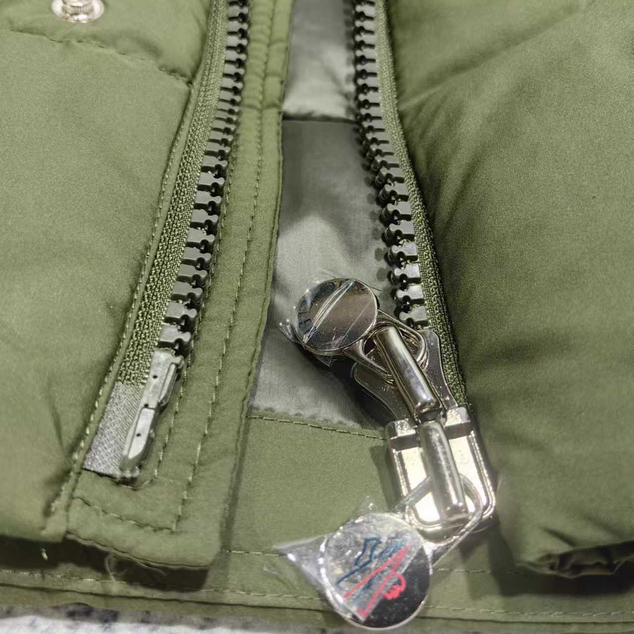 Moncler Vezere Short Down Jacket - FashionPlug