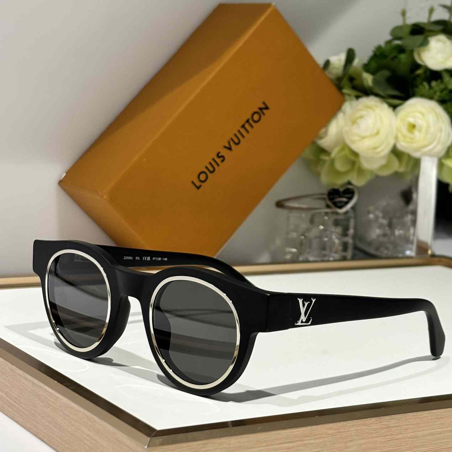 Louis Vuitton LV Legacy Round Sunglasses   Z2506U - FashionPlug