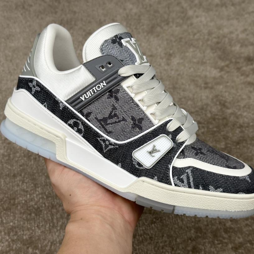 Louis Vuitton LV Trainer Sneaker  1ADHIG - FashionPlug