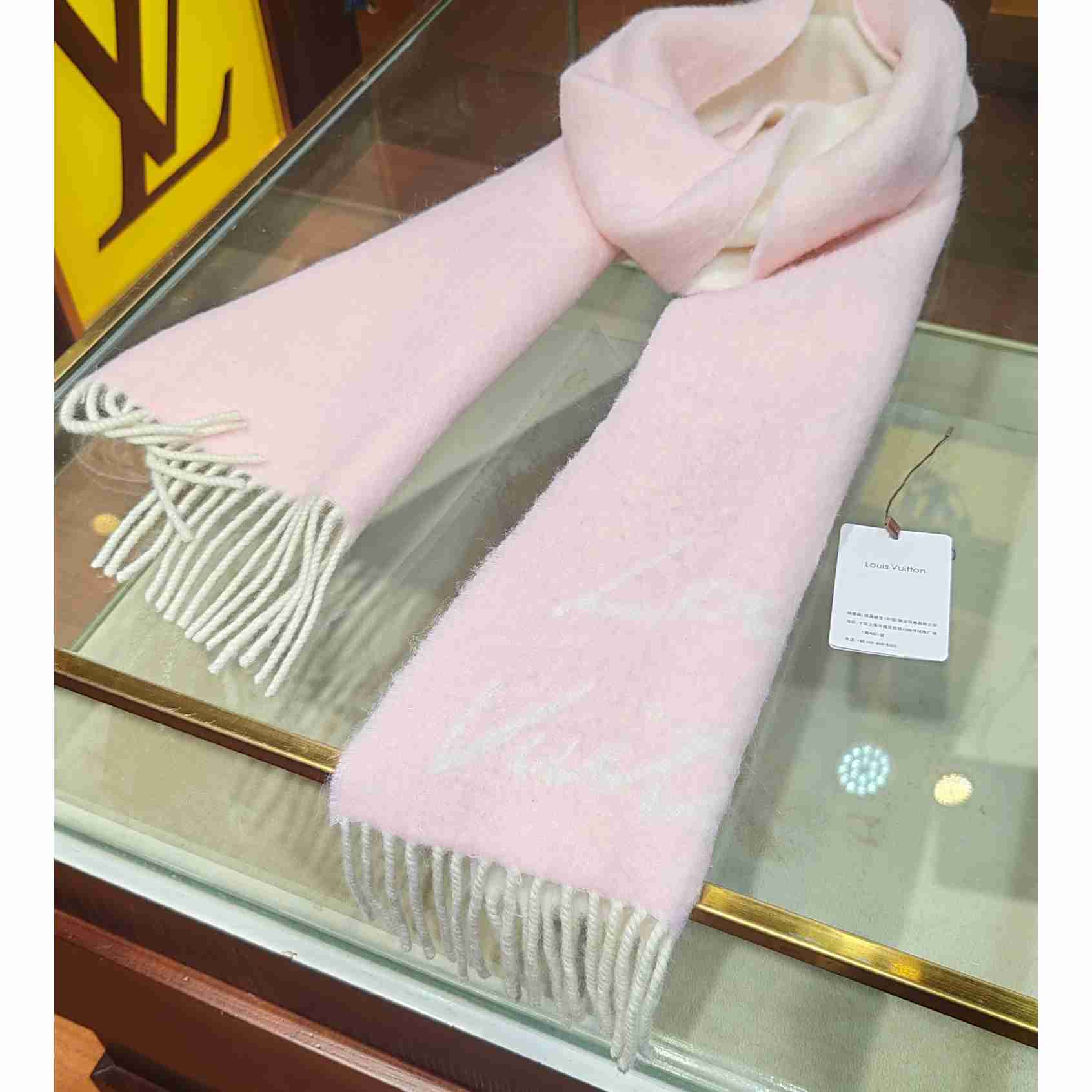 Louis Vuitton Fluffygram Scarf  M94797 - FashionPlug