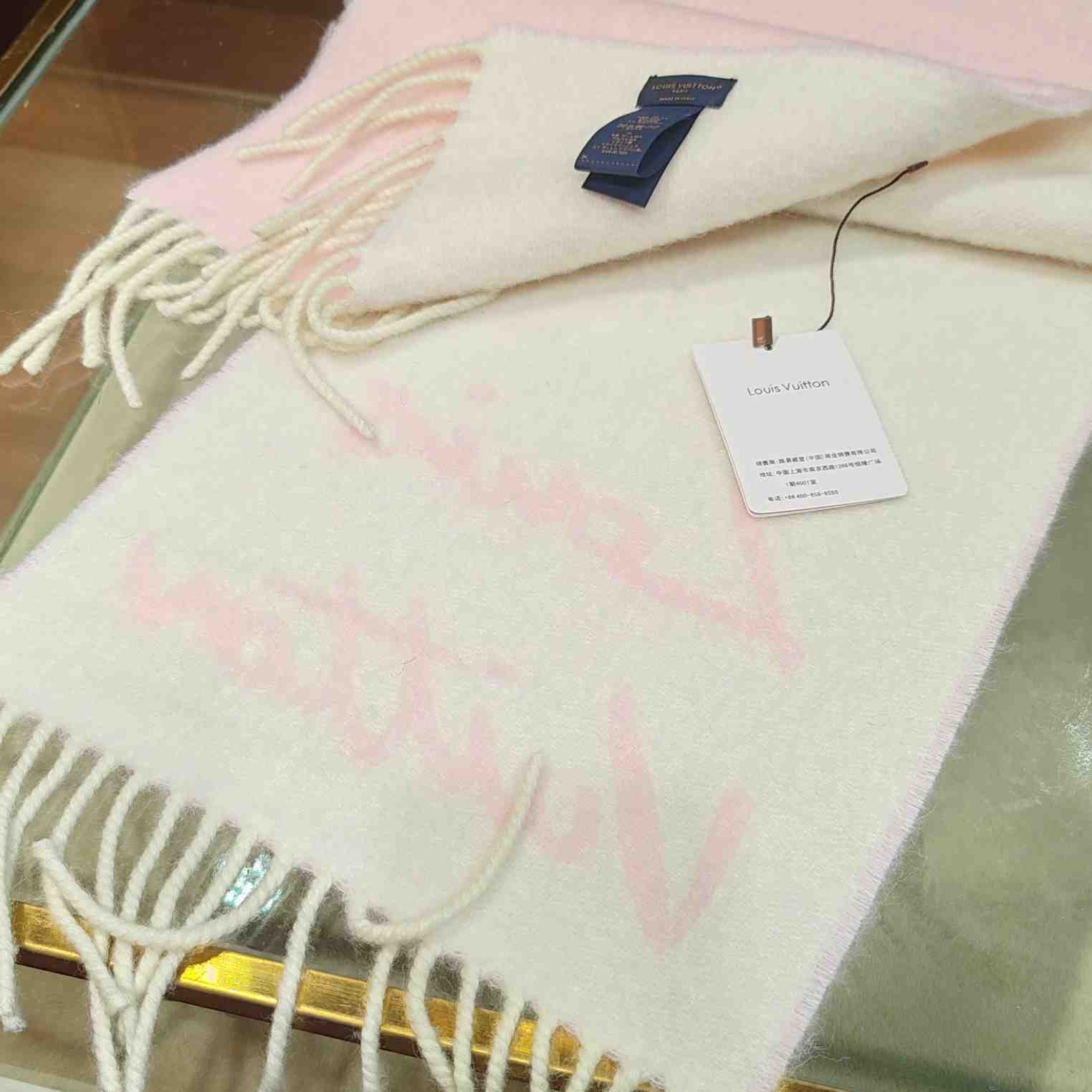 Louis Vuitton Fluffygram Scarf  M94797 - FashionPlug