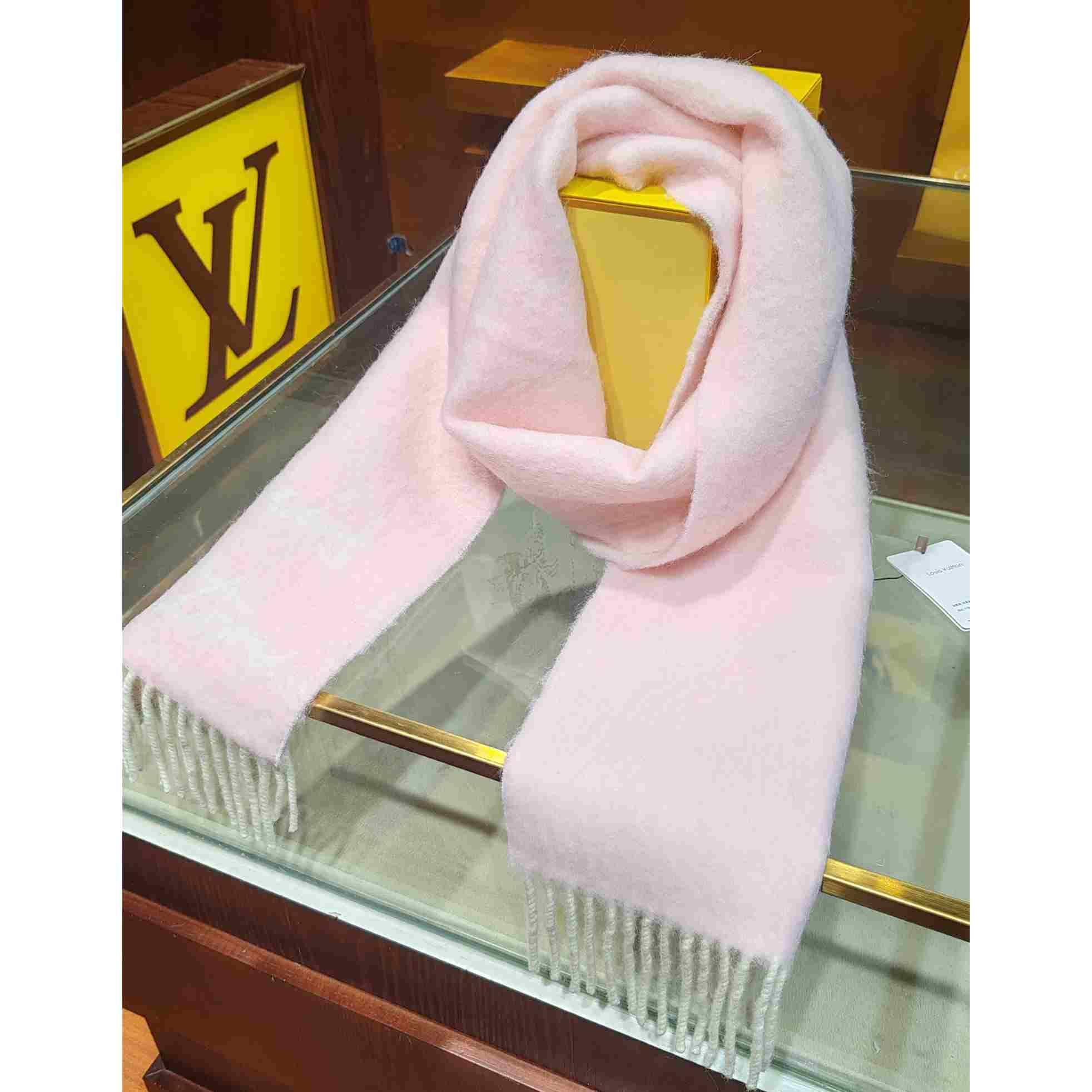 Louis Vuitton Fluffygram Scarf  M94797 - FashionPlug