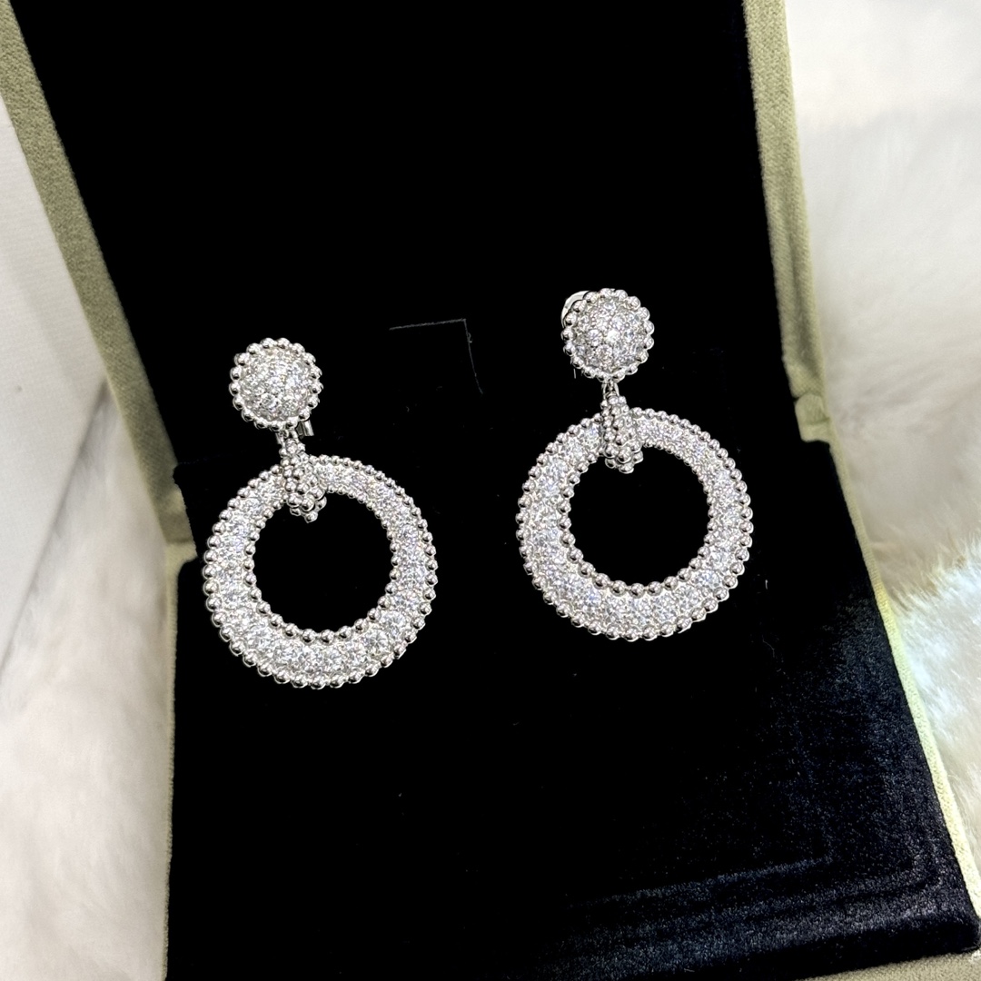 Van Cleef & Arpels Earrings - FashionPlug