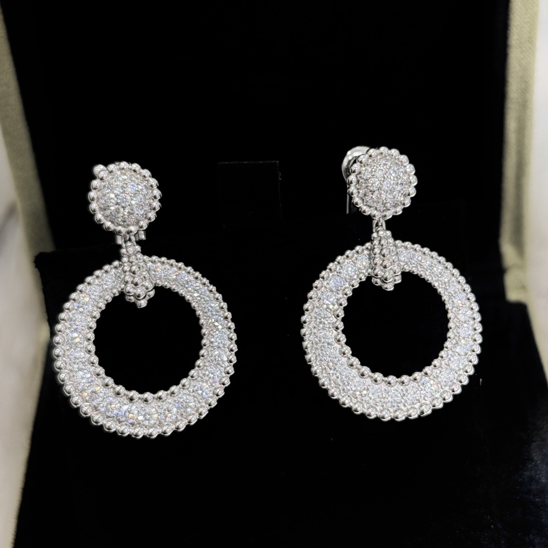 Van Cleef & Arpels Earrings - FashionPlug