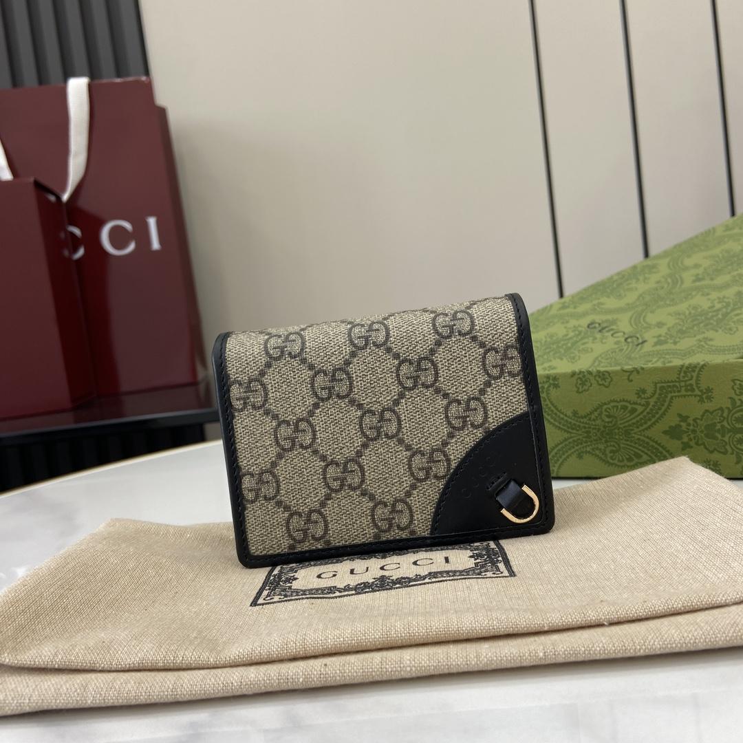 Gucci GG Emblem Mini Wallet - FashionPlug