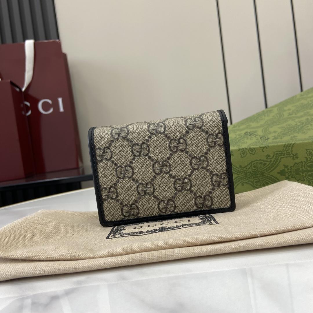 Gucci GG Emblem Mini Wallet - FashionPlug