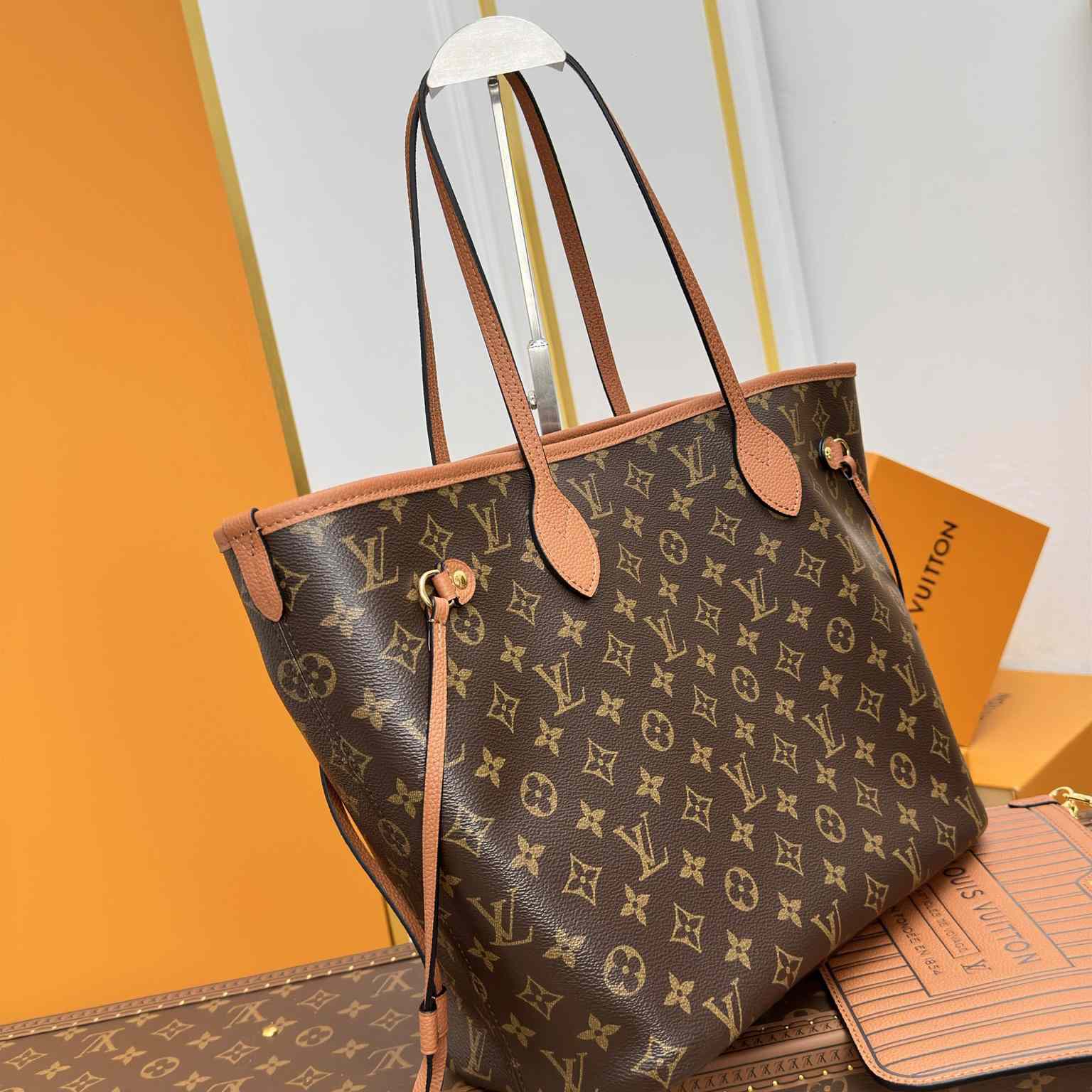 Louis Vuitton Neverfull Inside Out MM   M12061 - FashionPlug