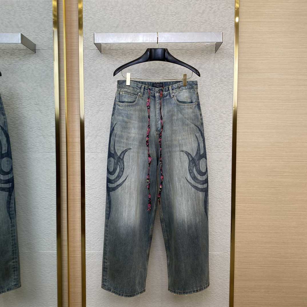 Balenciaga Y2K Stretched Knee Baggy Pants  - FashionPlug