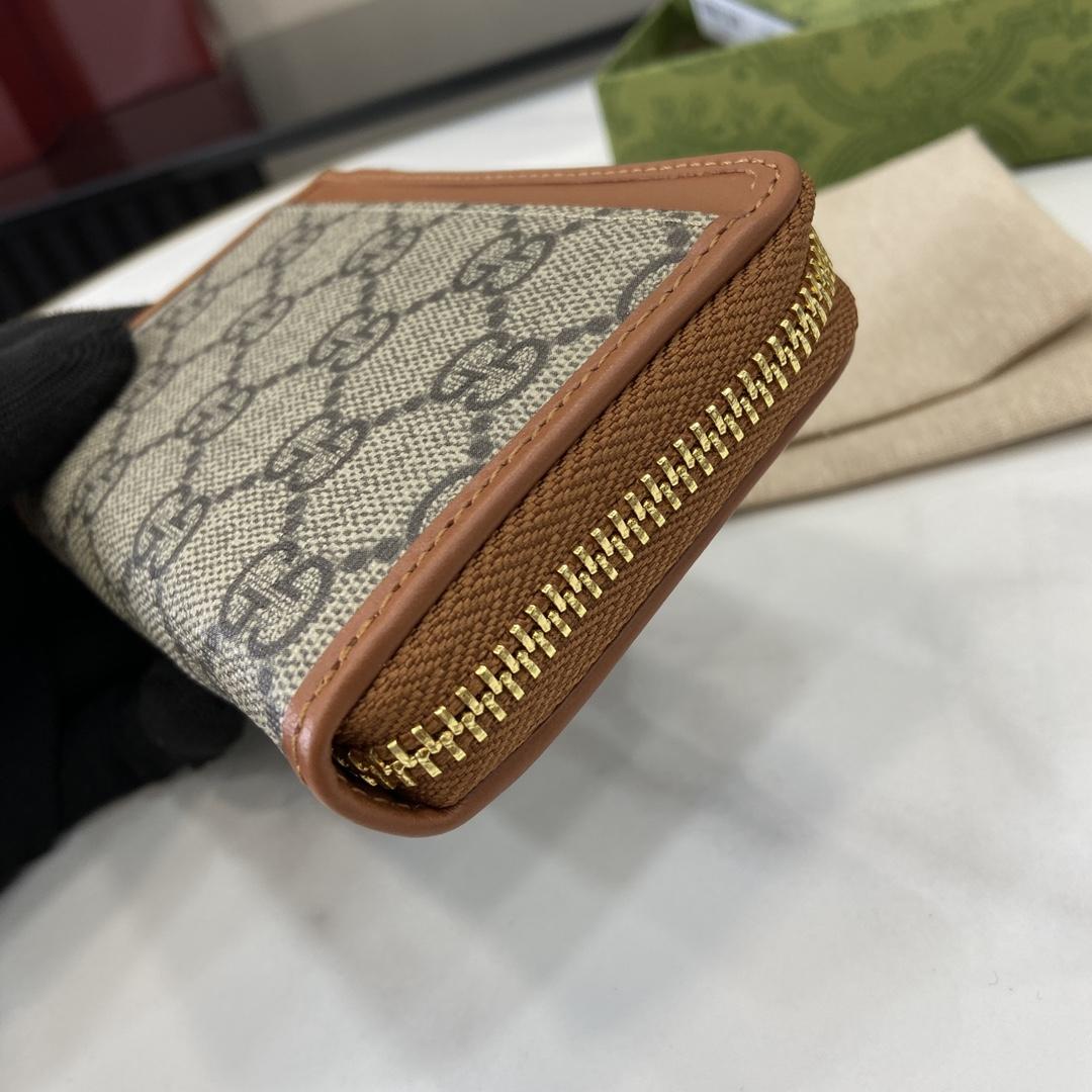 Gucci GG Emblem Zip Card Case - FashionPlug