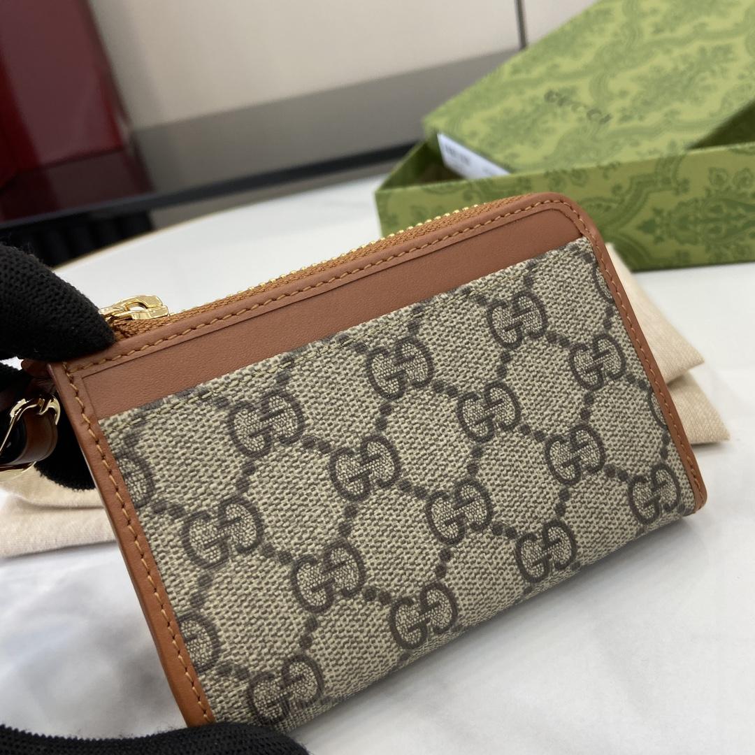 Gucci GG Emblem Zip Card Case - FashionPlug