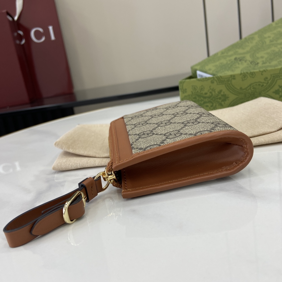 Gucci GG Emblem Zip Card Case - FashionPlug